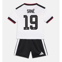 Tyskland Leroy Sane #19 Hemmatröja Barn VM 2026 Kortärmad (+ Korta byxor)